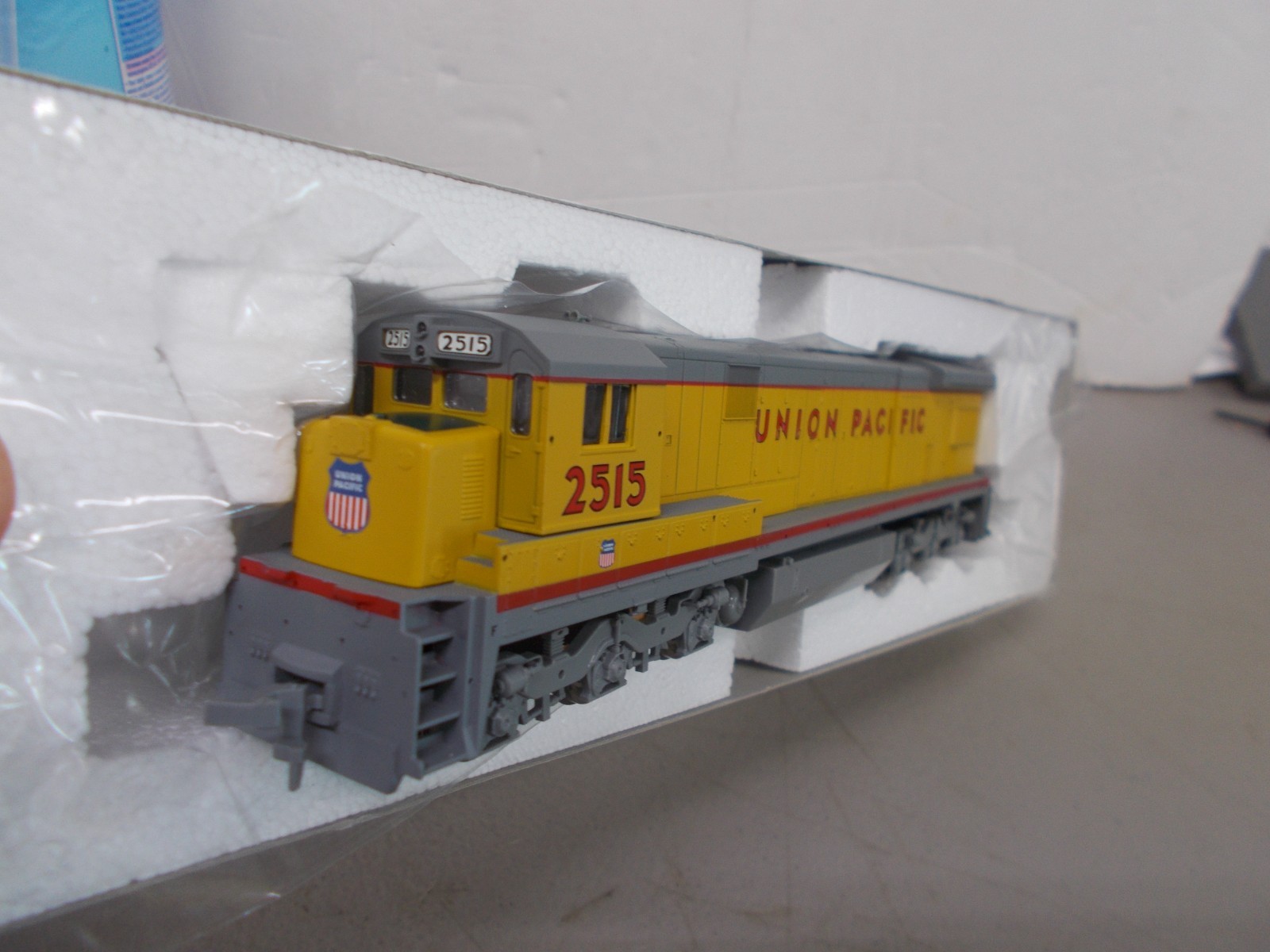 ATLAS # 8618 ~ UNION PACIFIC C30-7 LOCOMOTIVE # 2515~ NIB ~ DCC PLUG ~ HO SCALE