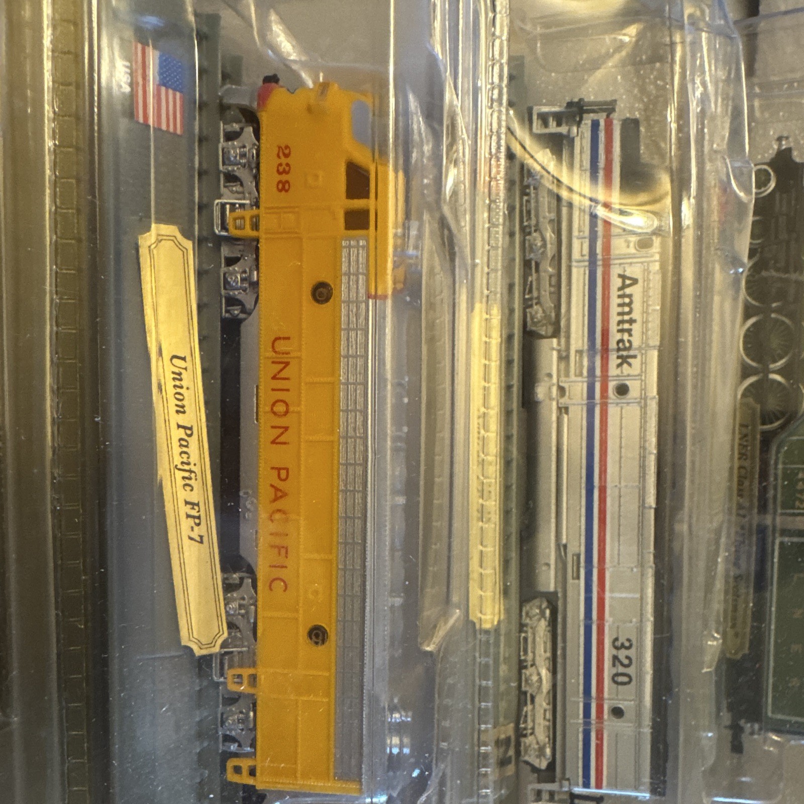 Del Prado N Gauge Amtrak FP-45 #320 Locomotive Analog 1:160 Silver Red Blue