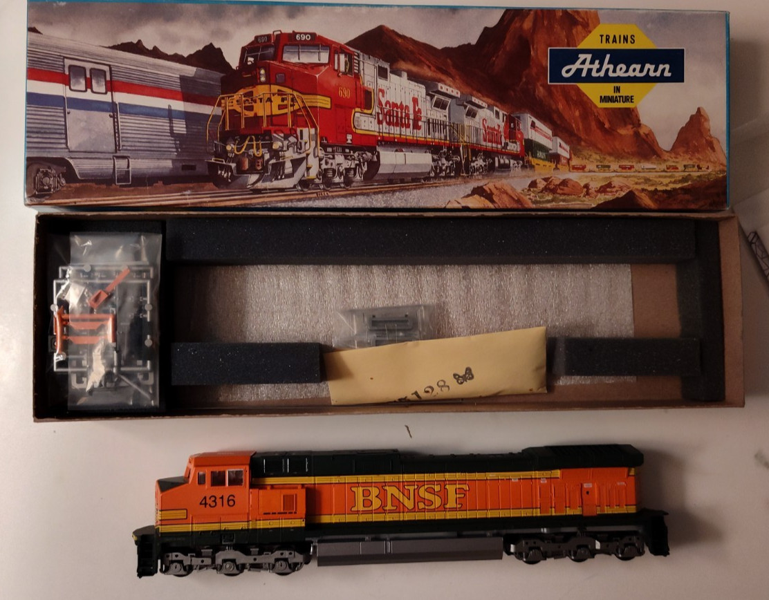 HO Scale Athearn BNSF C44-9W Locomotive no 4316 DUMMY