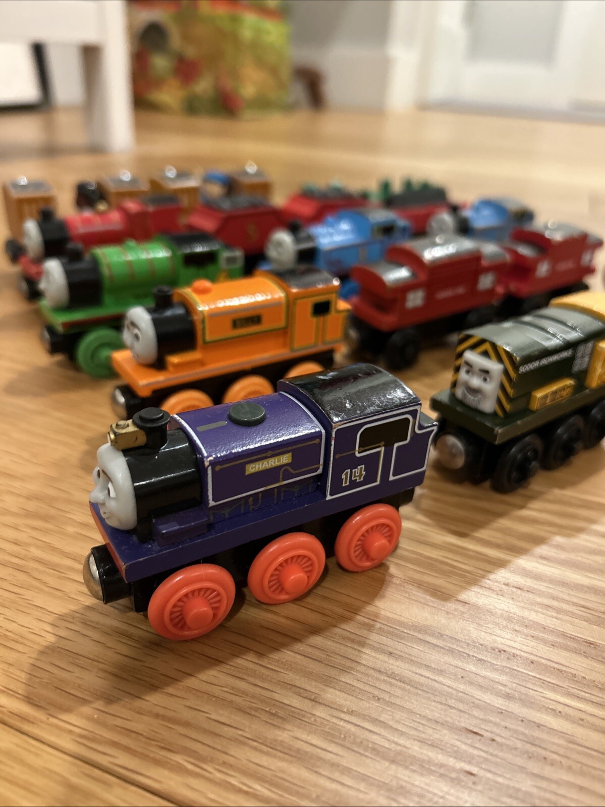 Thomas & Friends Magnetic Wooden Railway VTG Douglas Lady Rheneas Alfie Charlie