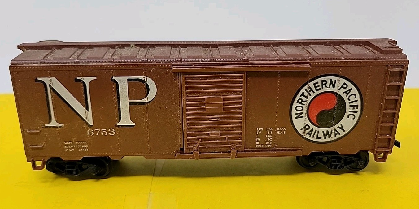 Lot 5 Cox HO Railroad Cars Big Pine Lumber/Northern Pacific NOT Tested Hong Kong
