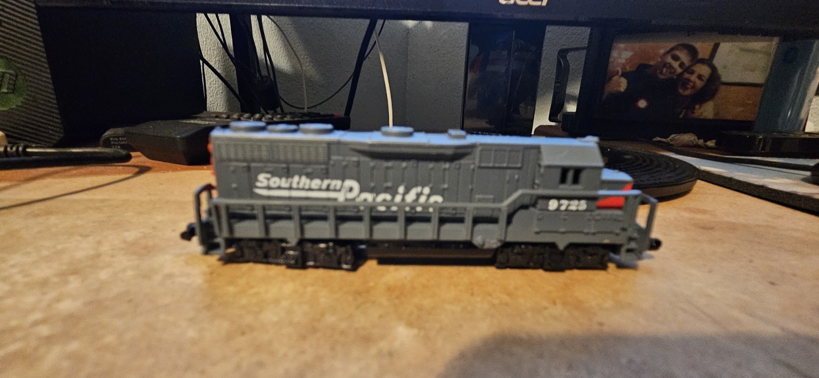 Readers Digest High Speed Metal Products N Scale Southern Pacific Locomotive