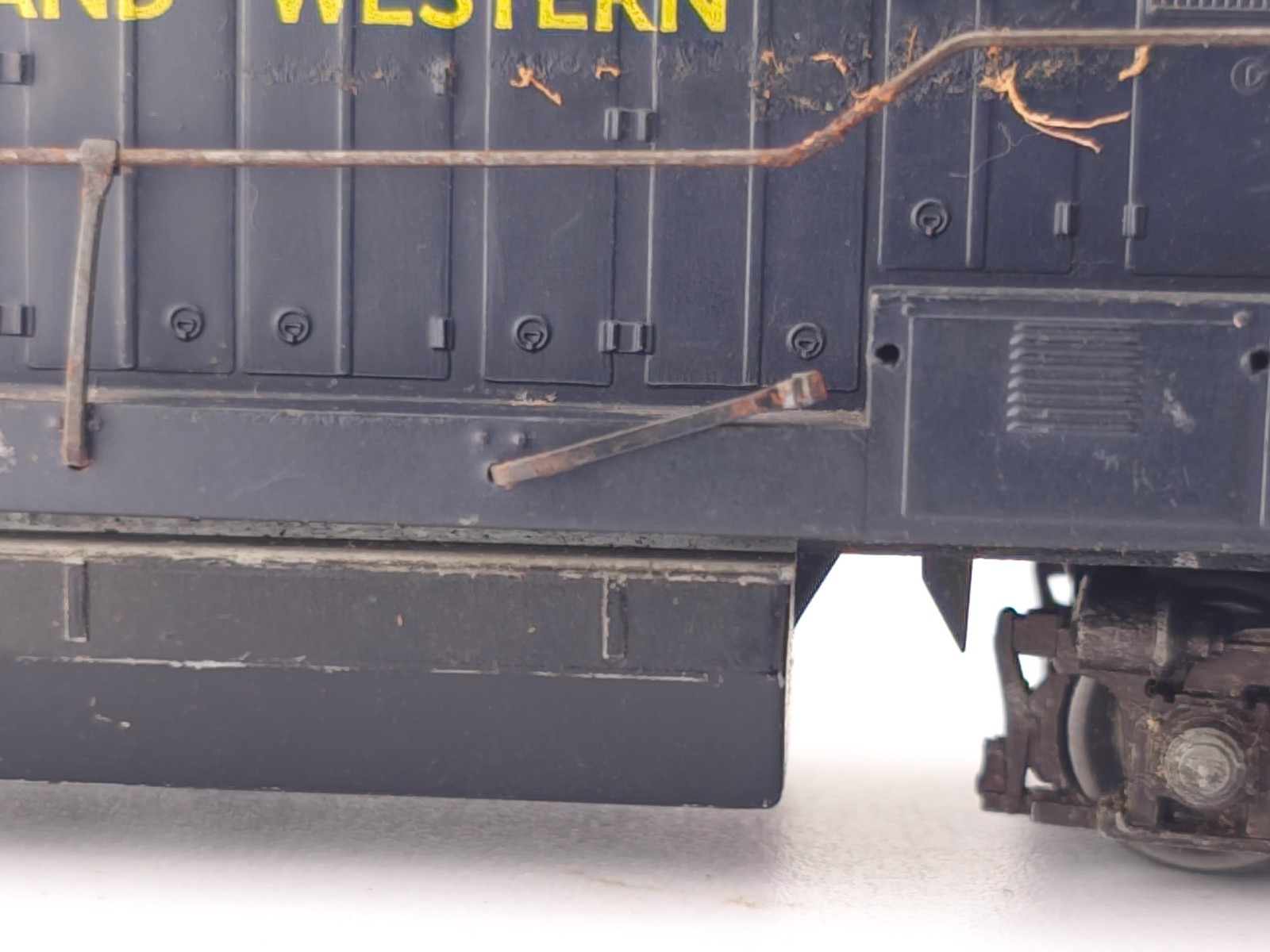 Athearn HO Scale Norfolk & Western U25B Diesel Locomotive N&W 1903 NEEDS WORK