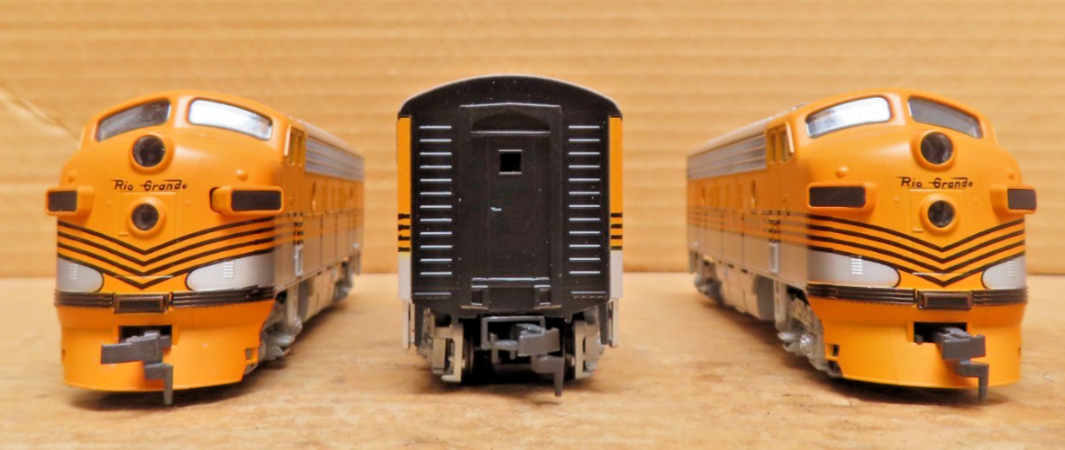 Stewart 9230/9230/9231 HO Scale D&RGW (4 Stripe) F7A/F7B/F7B Phase II *Powered*