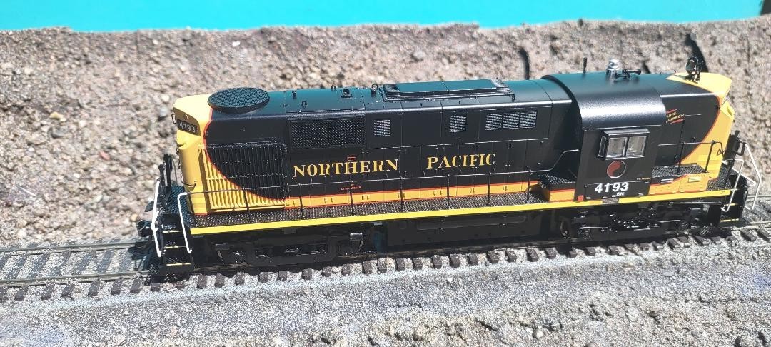 Rapido Trains HO scale Alco RS-11 BN (northern pacific patch) #4193