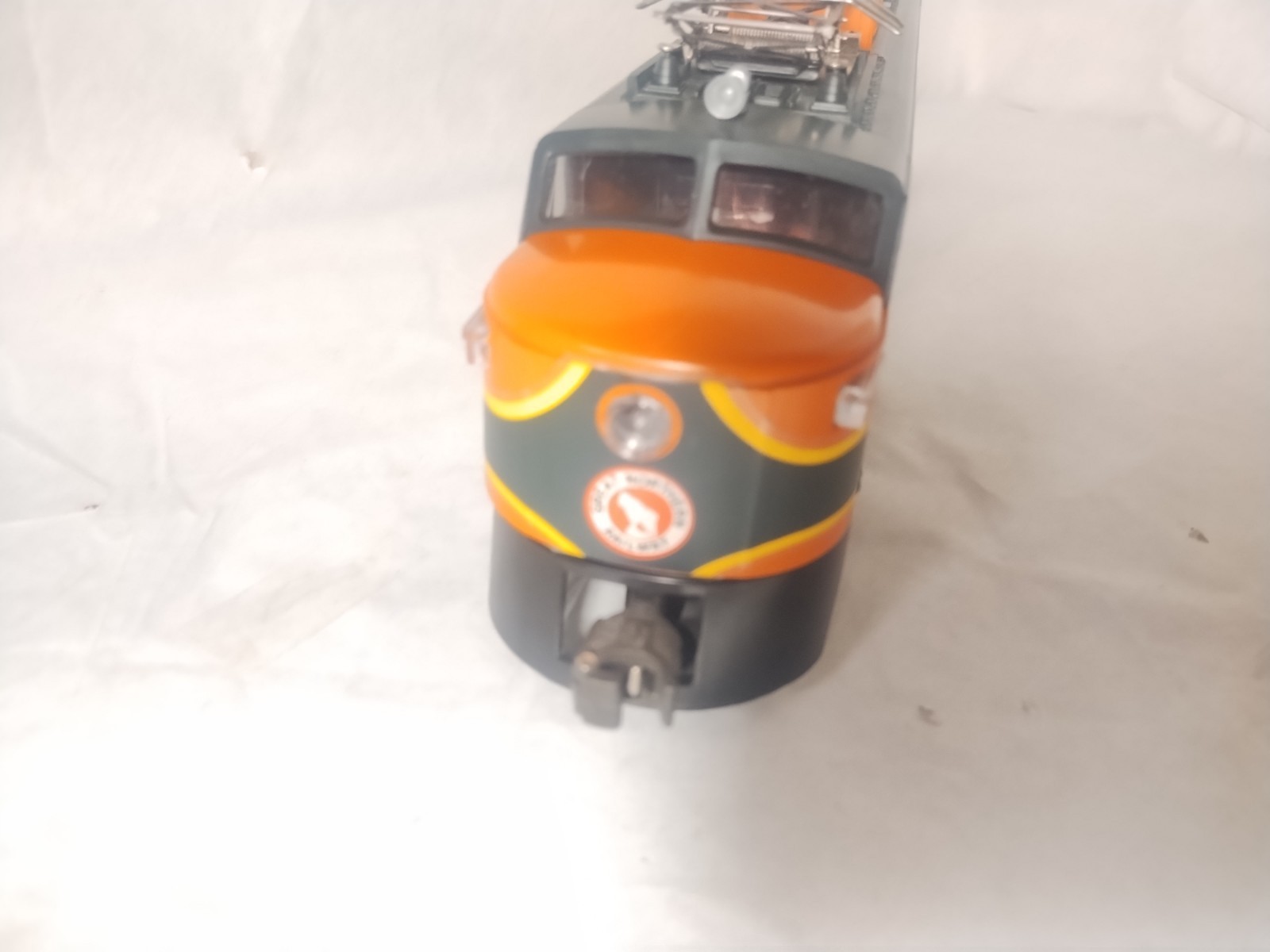 Lionel Great Northern Electric Locomotive Engine EP-5 6-18302 with Box Cab 8302