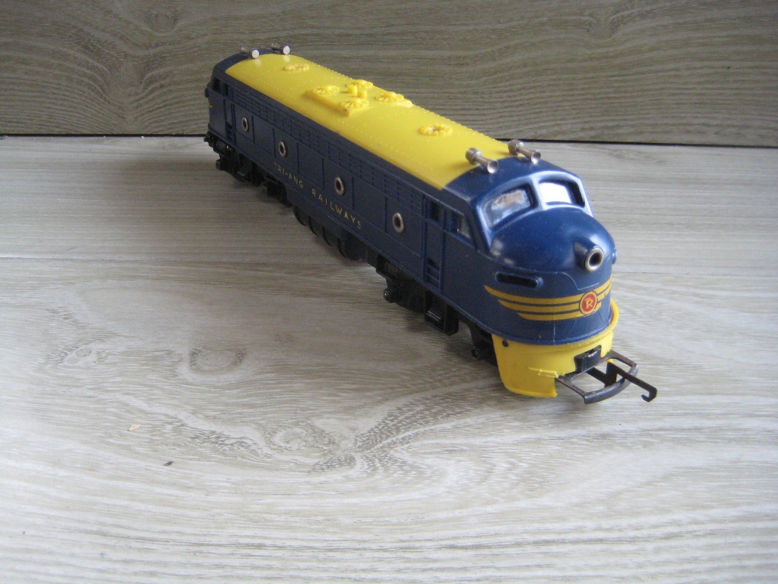Triang OO Gauge R159A Australian Powered Double Ended Diesel ‘Tri-ang Railways’