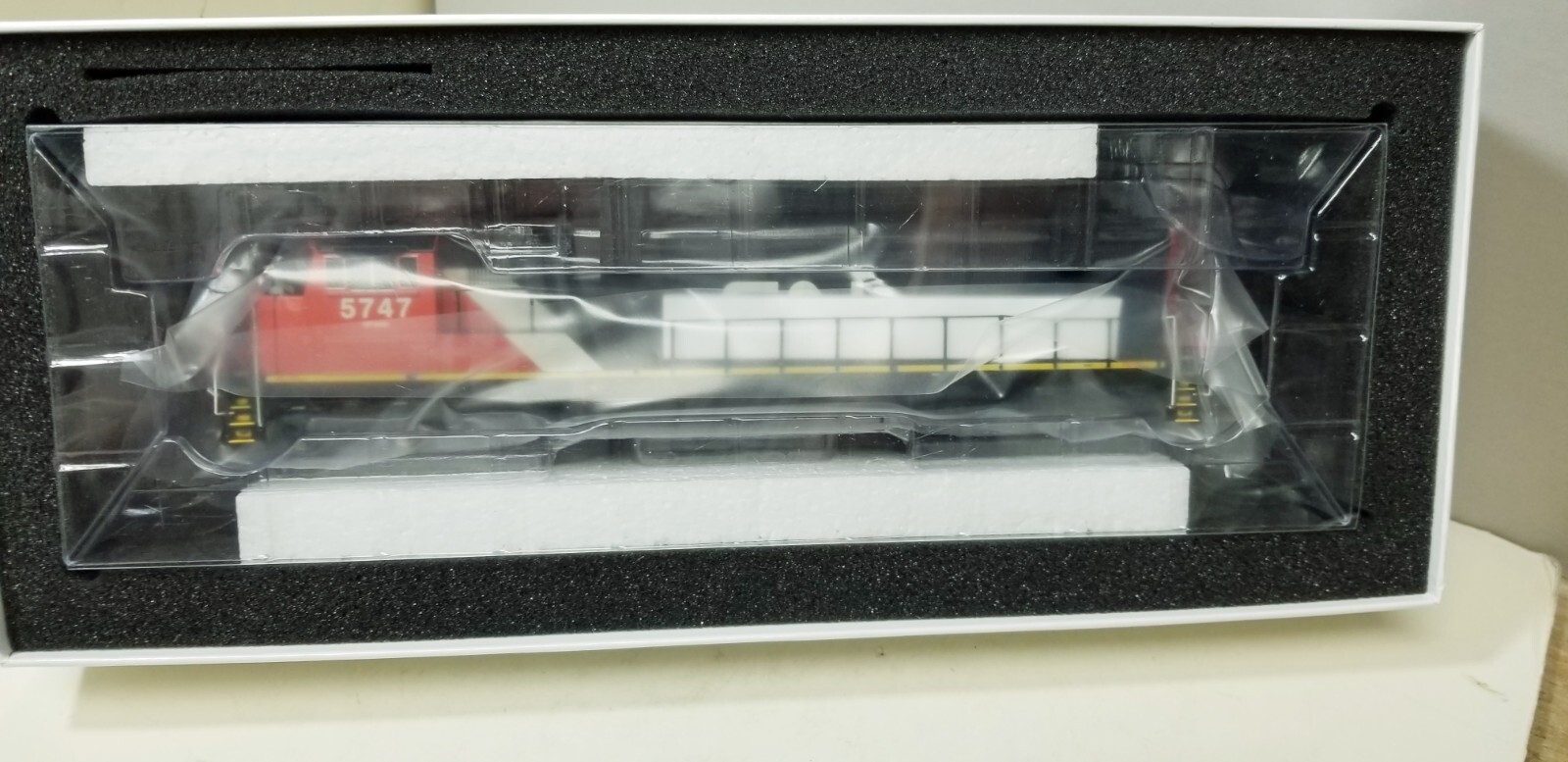 Canadian National RR SD75I #5747 Athearn Genesis G75824 Tsunami2 Sound DCC HO