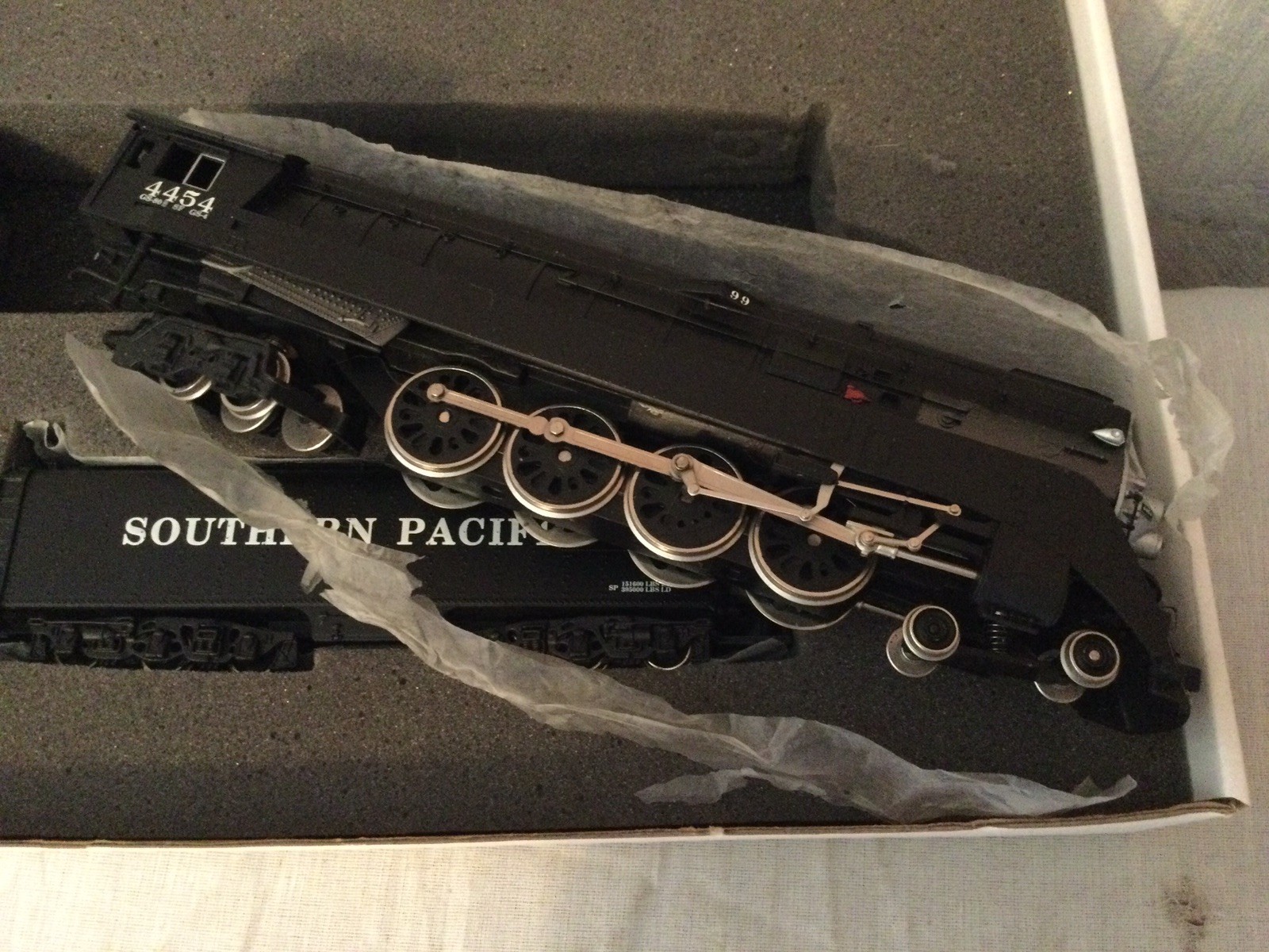 Bachmann Plus GS4 4-8-4 Black & Silver War Baby – Southern Pacific 4454 NOS