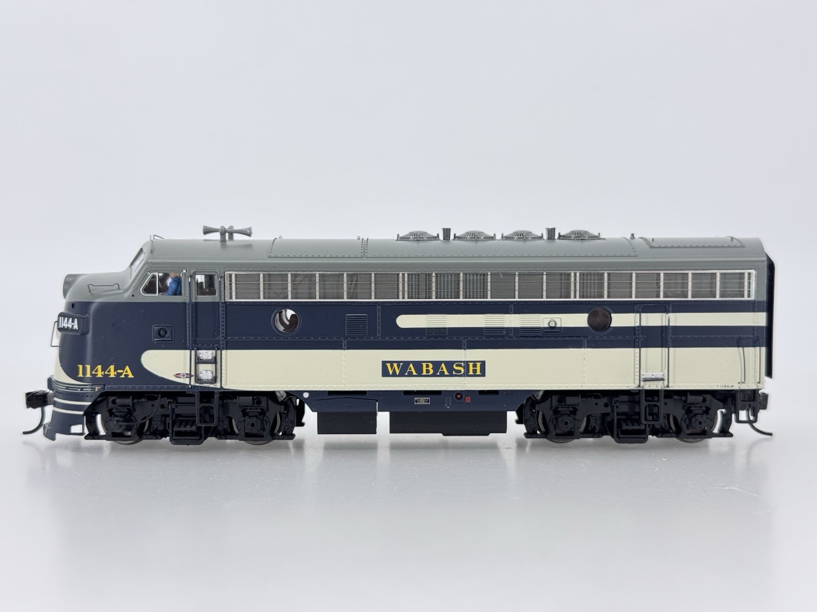 HO Proto 2000 Wabash F7A Powered Diesel Locomotive WAB #1144A