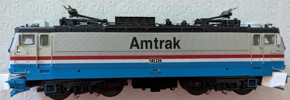 Amtrak AEM-7 railroad locomotive – Atlas #3202-1, with Locomatic Control system