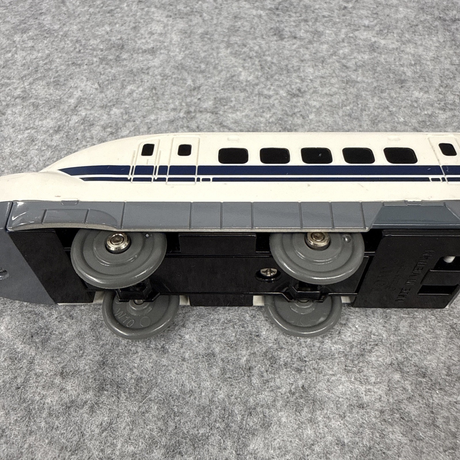Japan Takara Tomy Plarail S-01 700 Shinkansen Motorised Train w/ Light C22