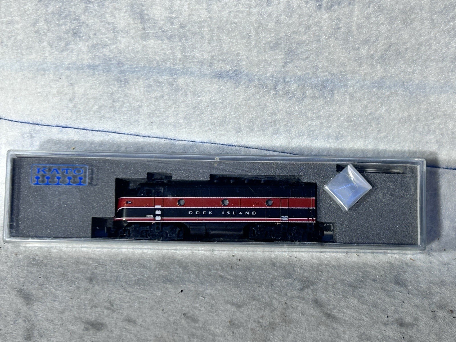 Beautiful KATO Rock Island RR F-3A #39 Locomotive N Gauge ￼