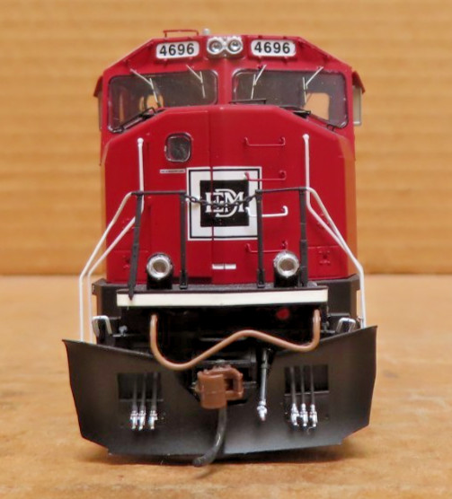 ATHEARN GENESIS 69255 CSX SD70M #4696 HO SCALE