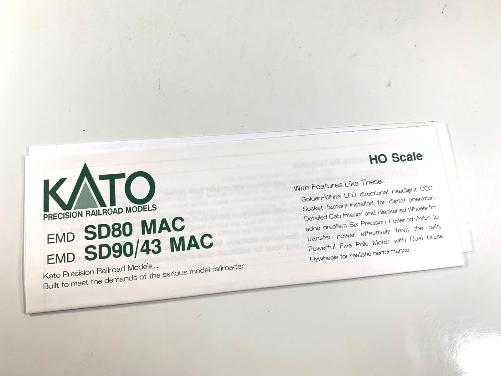 Kato HO 37-6366 Union Pacific SD90/43MAC Diesel # 8030 -DC / No Sound