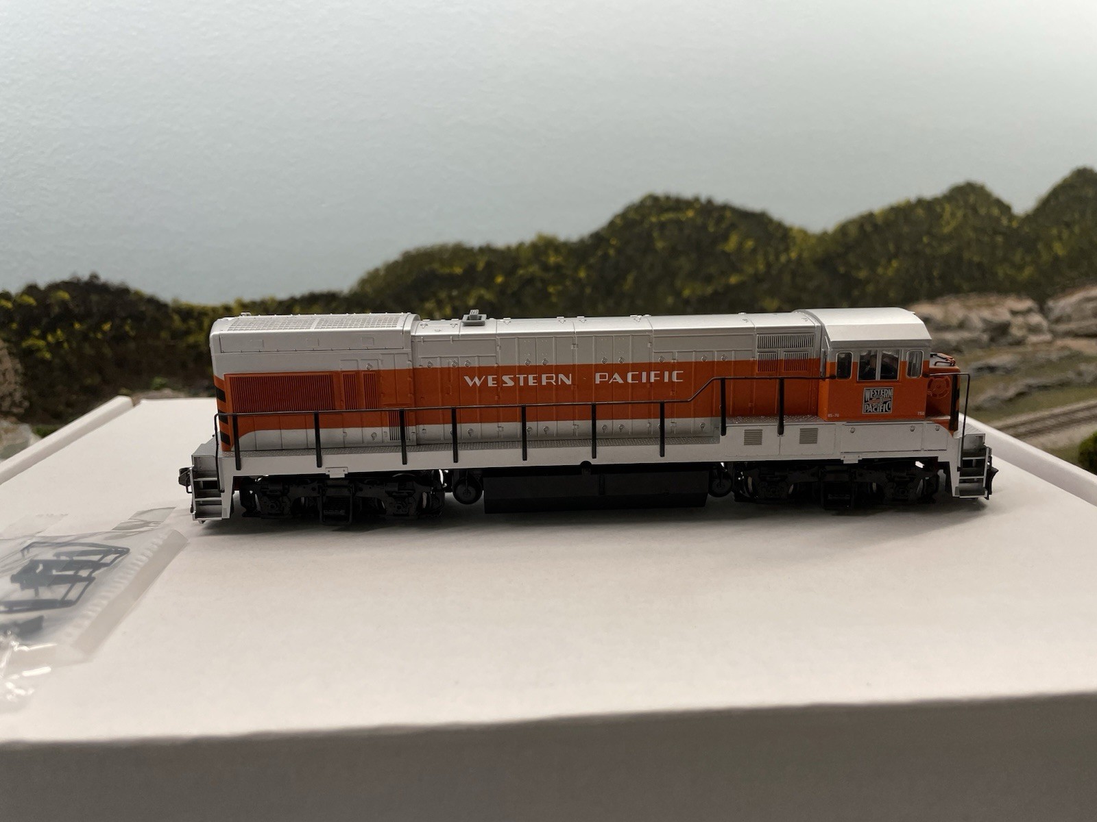 Western Pacific U30B – Road #758 HO scale locomotive.