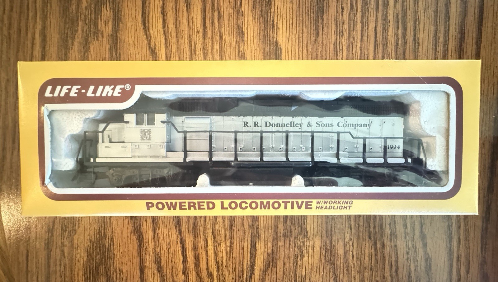 Life Like Die-Cast HO Scale Silver Powered Locomotive W/Headlight RRD 1994 NIB