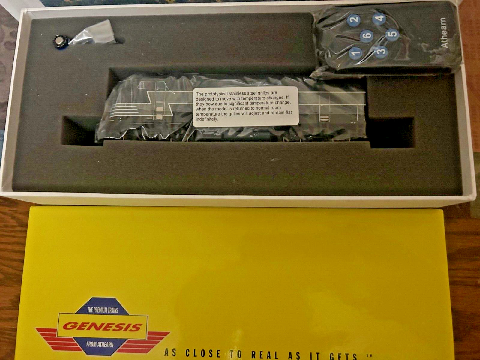 NEW YORK CENTRAL F3A&F3B LOCOS- DCC/SOUND – HO Scale -“GENESIS” NEW RTR OOP