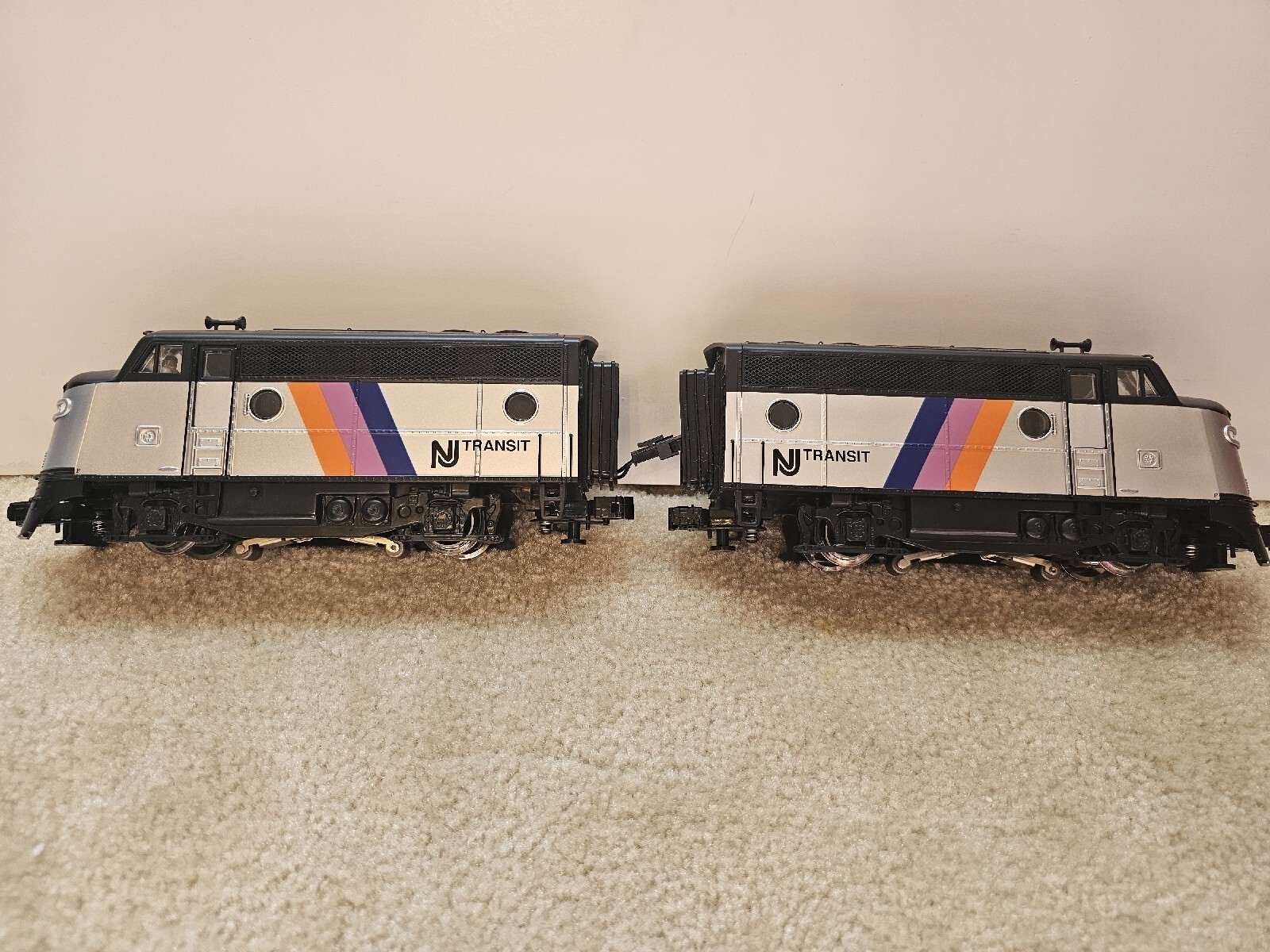 RMT 92675 O New Jersey Transit Mini F-3 AA Locomotive Set #423/424