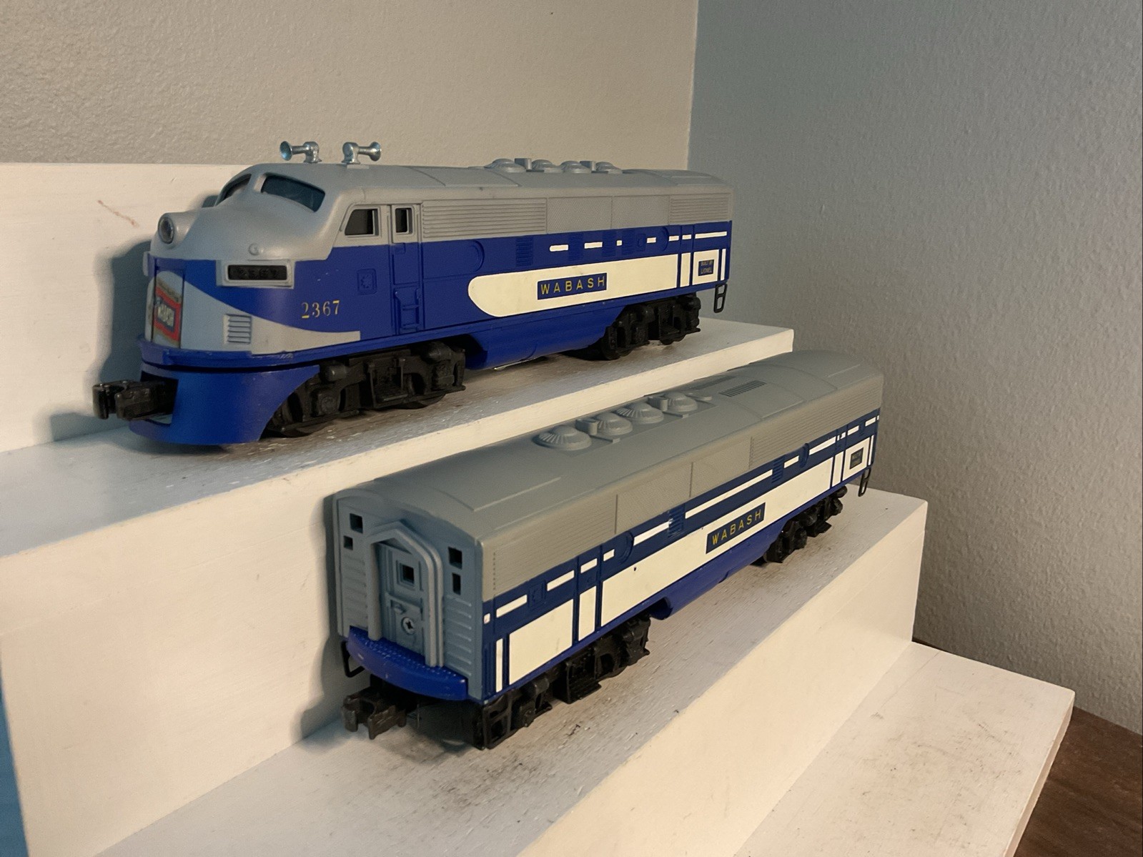 LIONEL POSTWAR 2367 WABASH F3 A&B DIESELS “VERY CLEAN”