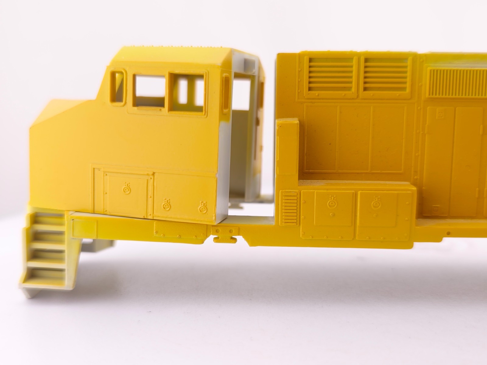 *READ* Rail Power Products? RPP HO Scale GE Dash 8-40W Locomotive Shell ONLY