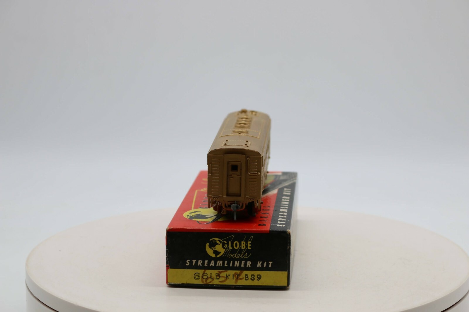 GLOBE MODELS DIESEL STREAMLINER KIT GOLD KIT B89 LN/BOX. ASSEMBLED DUMMY HO 1:87