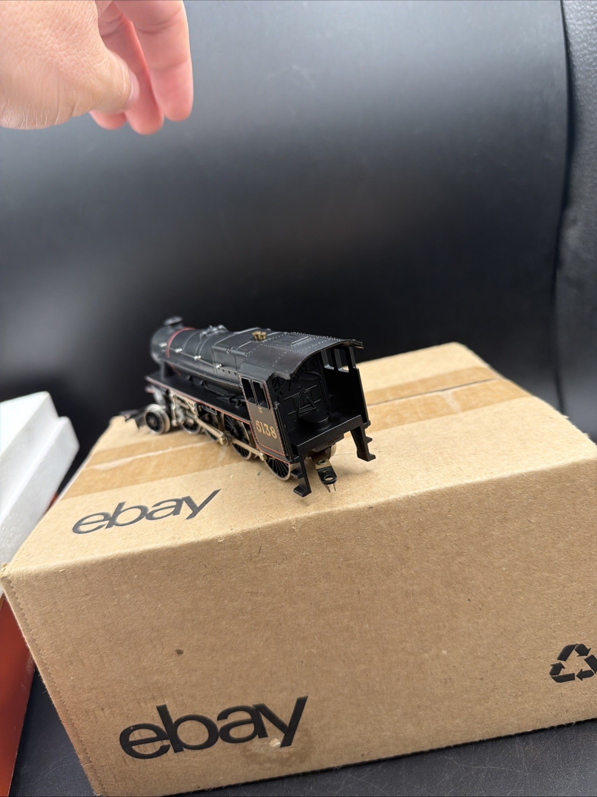 MIB Hornby OO Scale R.320 LMS Class 5 Locomotive Black Livery #5138