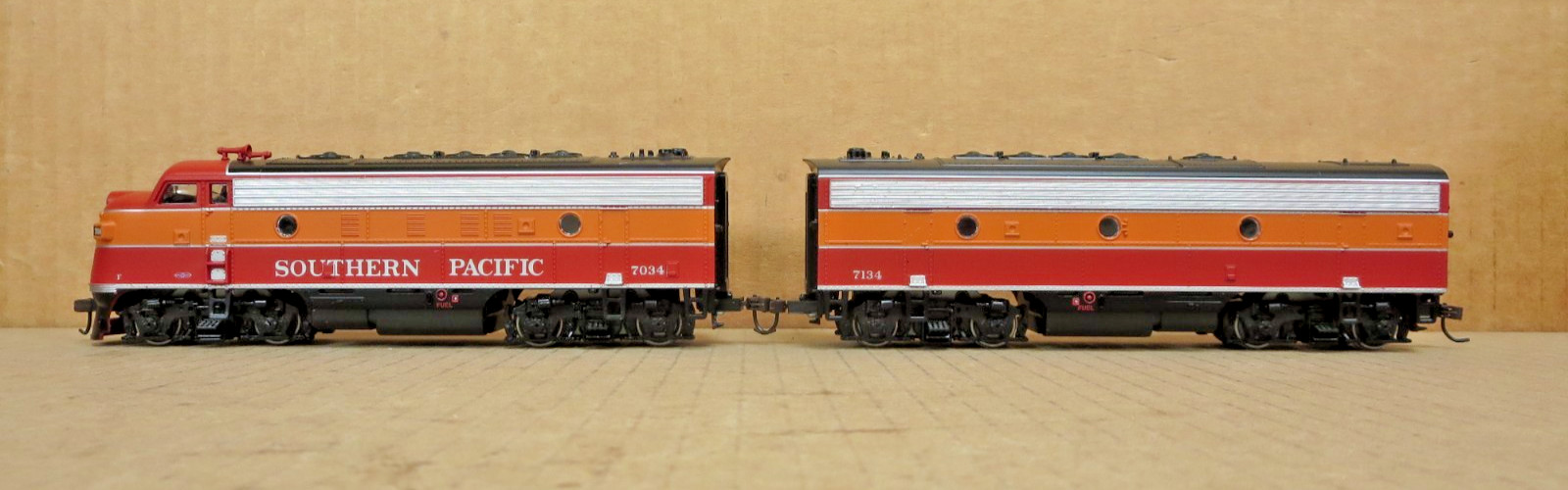 Athearn 8024 SP Daylight F7A-F7B 7034 7134 PWR/DMY LNIB HO