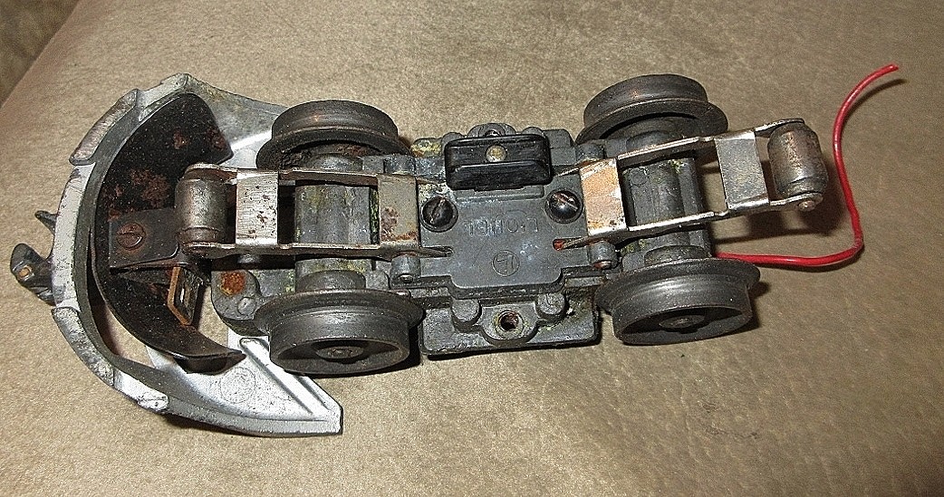 LIONEL #2353 NON POWER F3 FRONT TRUCK ASSEMBLY