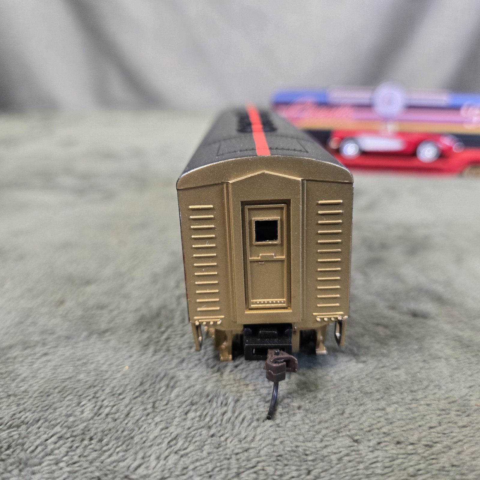 Hawthorne Bachman RARE HO Corvette 50th Anniversary Train Engine #1 & 2 + 2 Cars