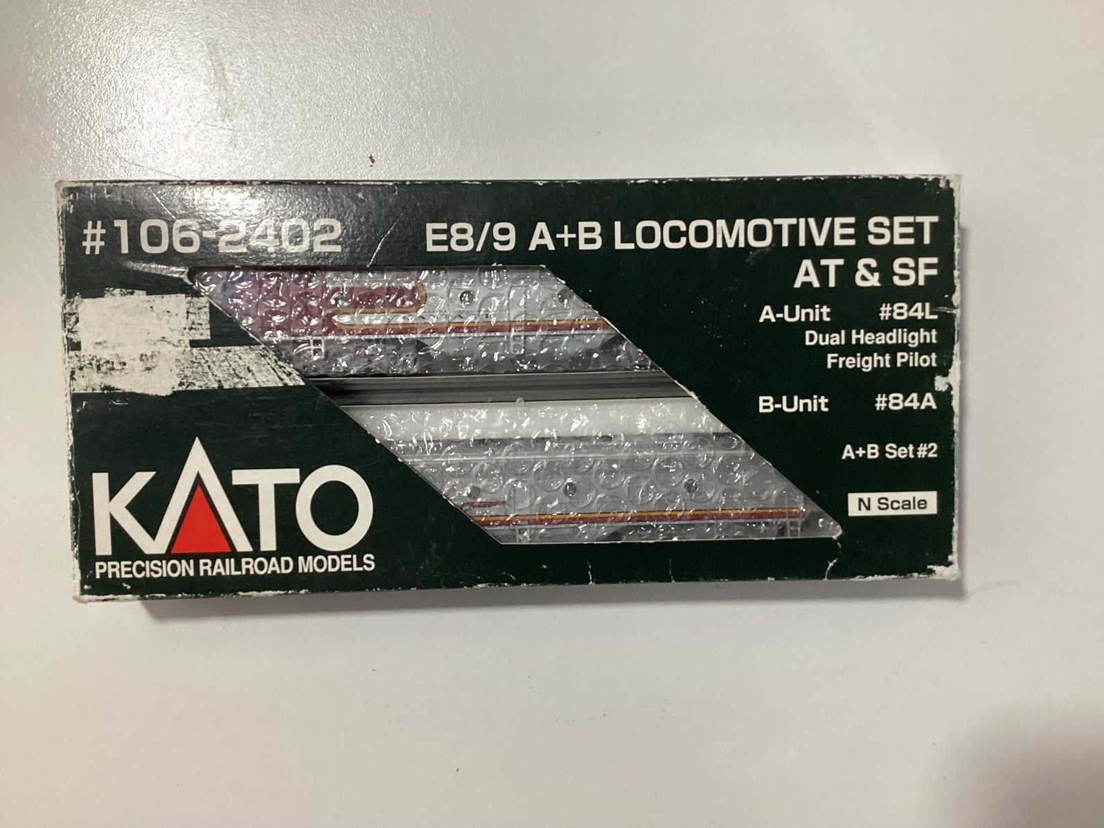 Kato E8/9 A+B Set AT&SF Santa Fe Warbonnet 106-2402 N Scale E8A E9A E8B E9B