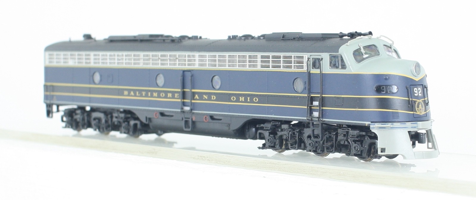 HO Proto 2000 8118 Baltimore & Ohio E8 Diesel Locomotive Runs Excellent #92