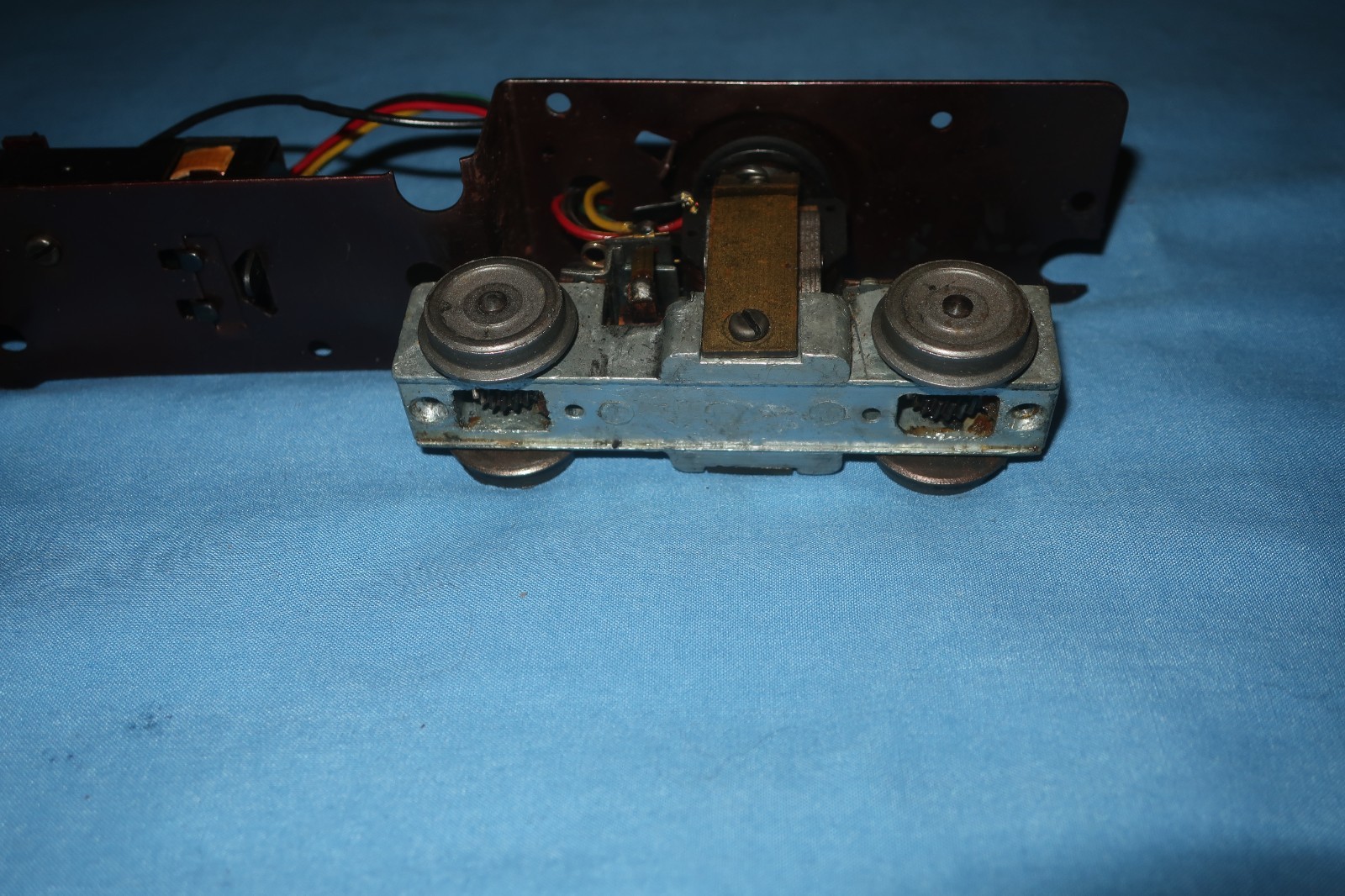 American Flyer Alco Dual Motor Chassis/Frame w/Pul-mor Wheels. Runs well