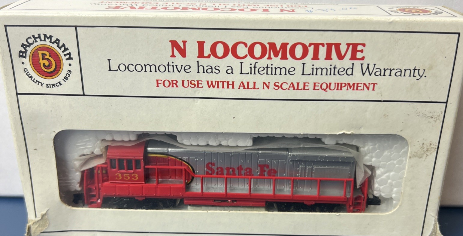 Bachmann N Scale Locomotive Santa Fe #353 GE U36B Diesel 51-640-02 Red Silver
