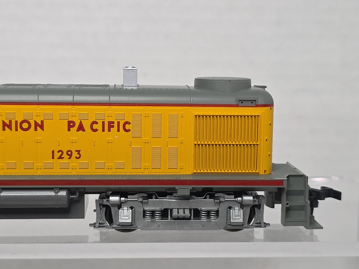 Kato HO Scale 37-2504 ALCO RS-2 Diesel Road Switcher Loco Union Pacific UP 1293
