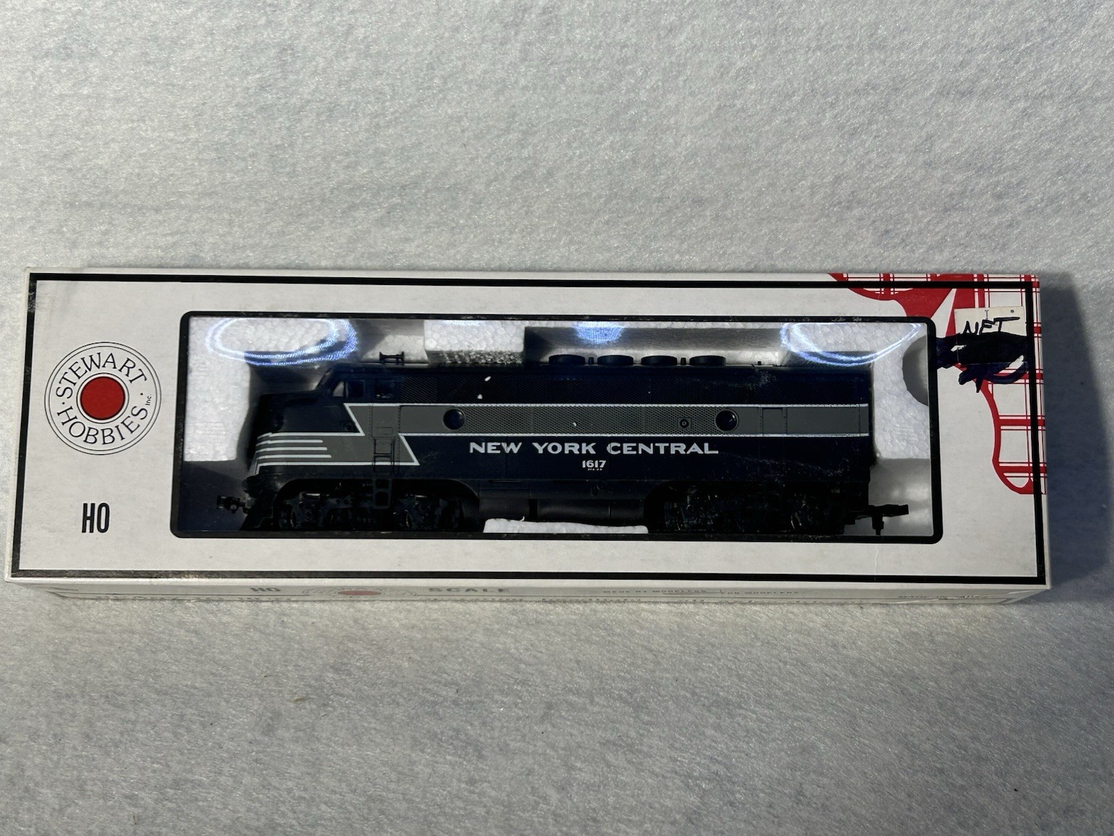 Nice Stewart/KATO NYC RR LIGHTNING STRIPE F-3 A/B/A Set A’s Pwrd./ B Unpwrd. HO