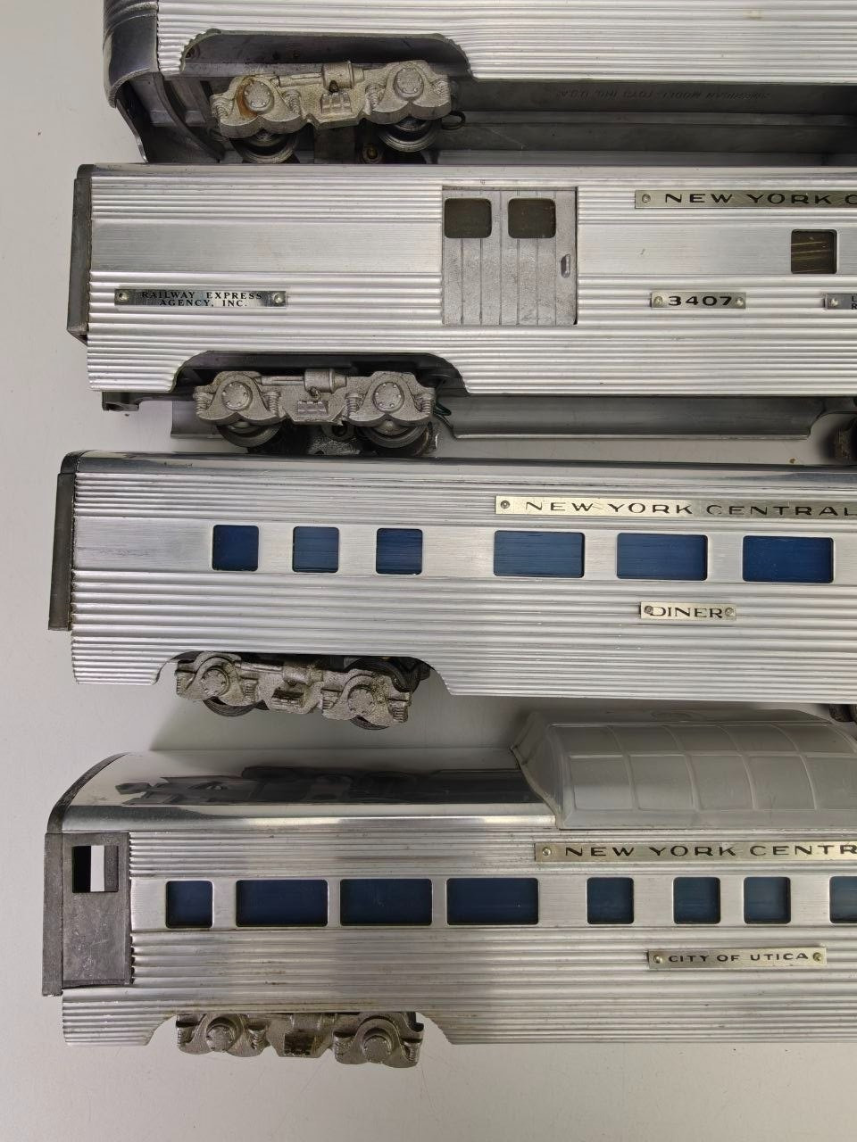 American Model Toys NEW YORK CENTRAL Aluminum O Gauge 6 Cars READ