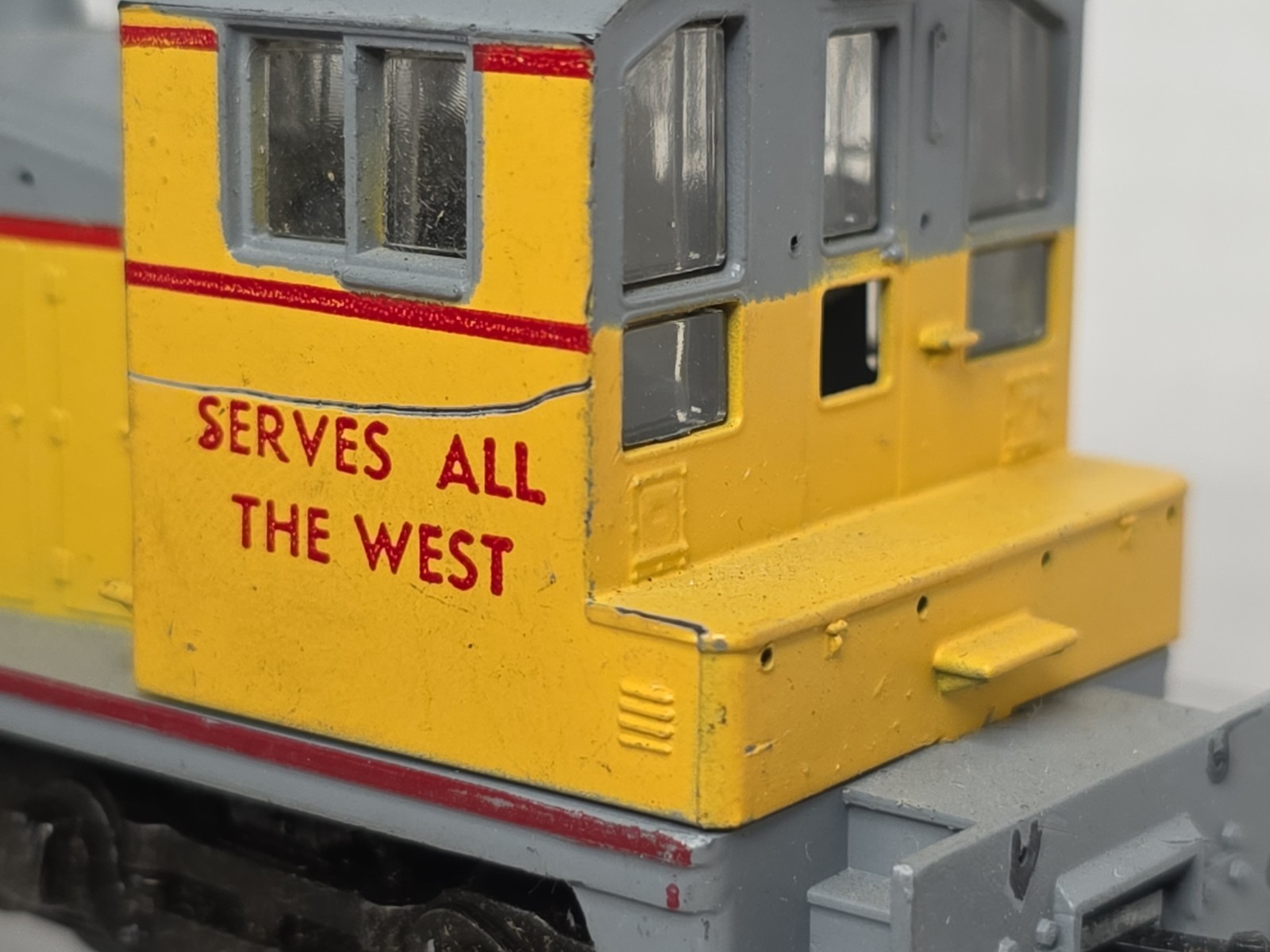 Athearn HO Scale Union Pacific SW-1500 Diesel Switcher Loco DS 1870 Runs Read De