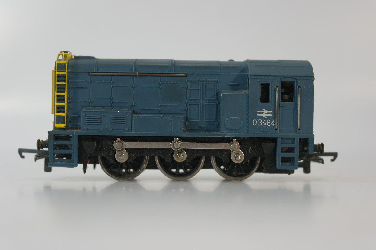 Wrenn W2232 0-6-0 Diesel Shunter in BR Blue. Used. OO Gauge