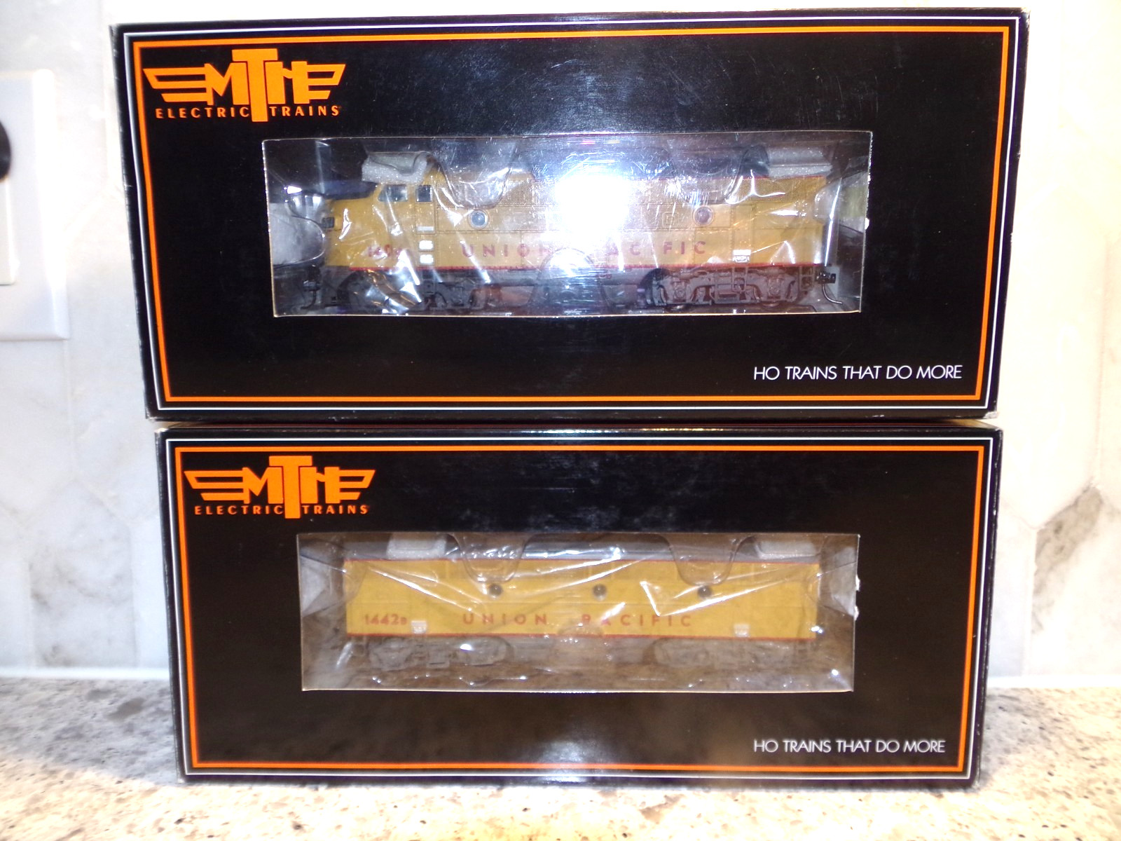 MTH 80-2188-1 UNION PACIFIC #1404A & #1442B F-3 A/B SET HO Scale DCC/SOUND