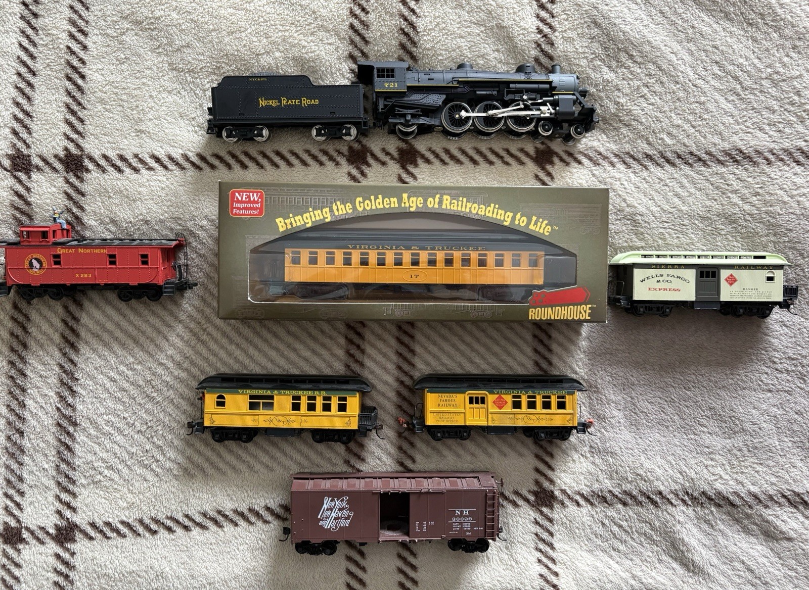 Mehano Nickel Plate Road 4/6/2 Steam Locomotive #721 SET Virginia & Truckee