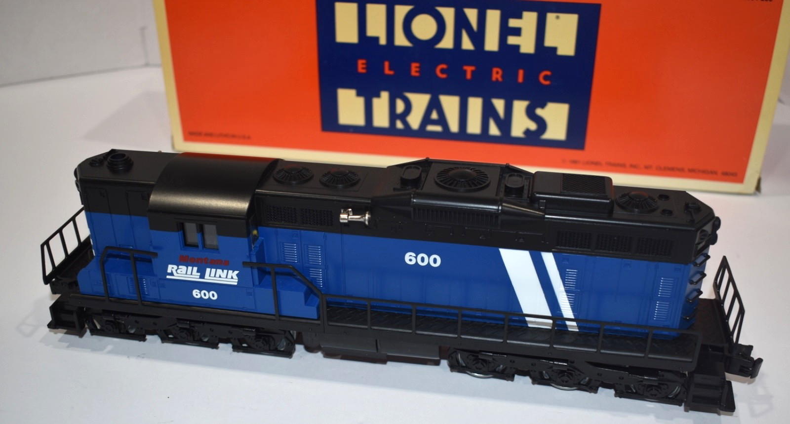 Lionel O27 Gauge 6-18824 Montana Rail LInk SD-9 Diesel Locomotive NM/MT