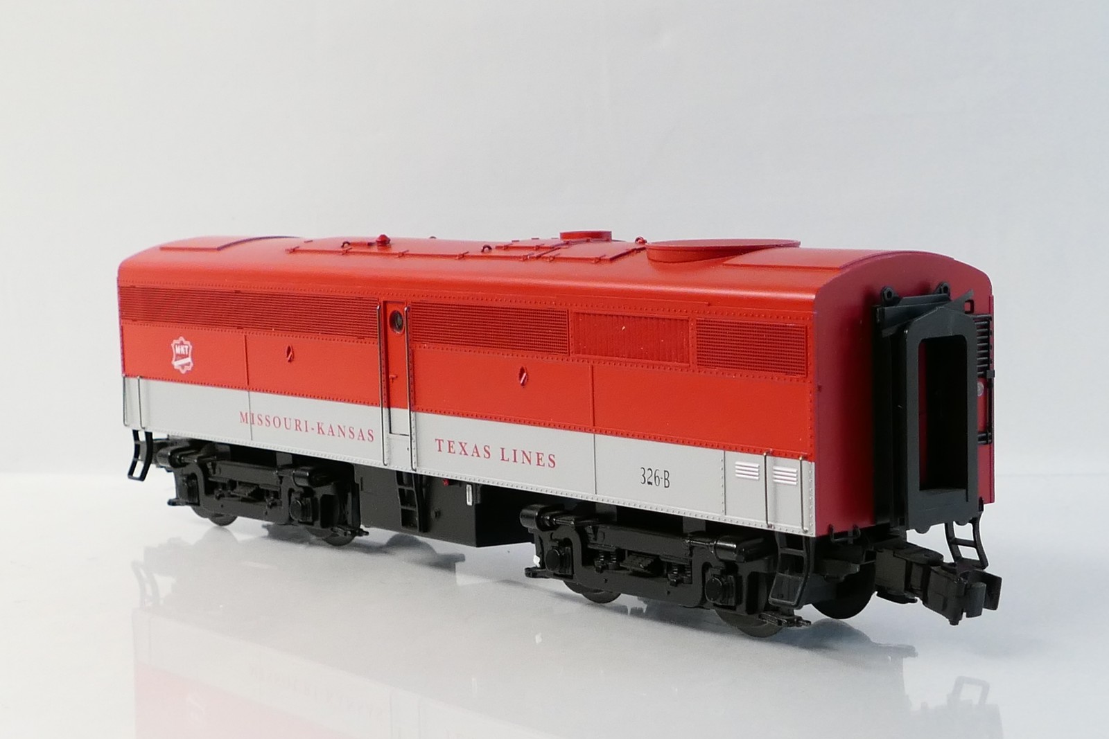 Lionel 38182 O MKT Scale FA (Non powered) FB Locomotive Set MKT