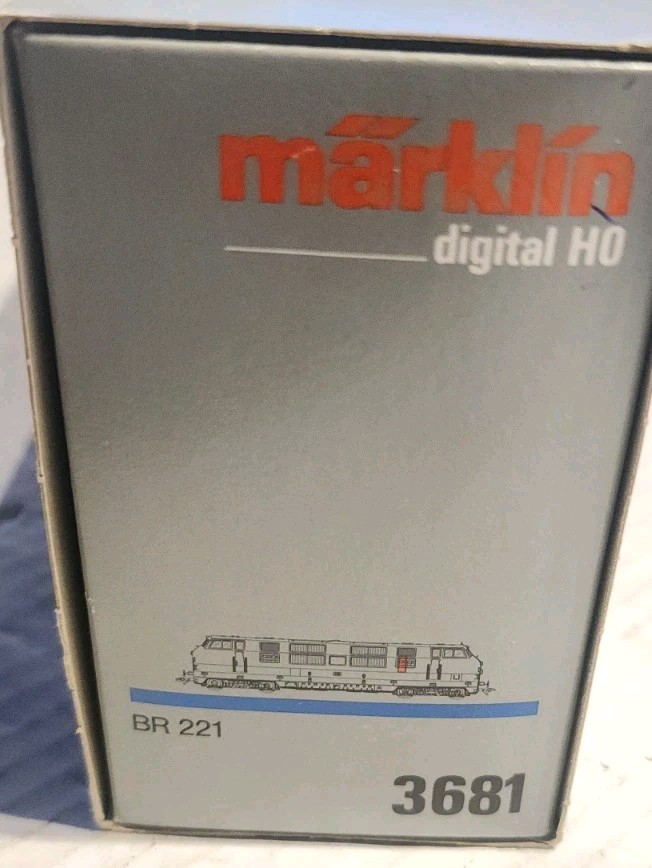 Märklin H0 Scale 3681 Diesel Engine BR221, DB -DIGITAL- AC