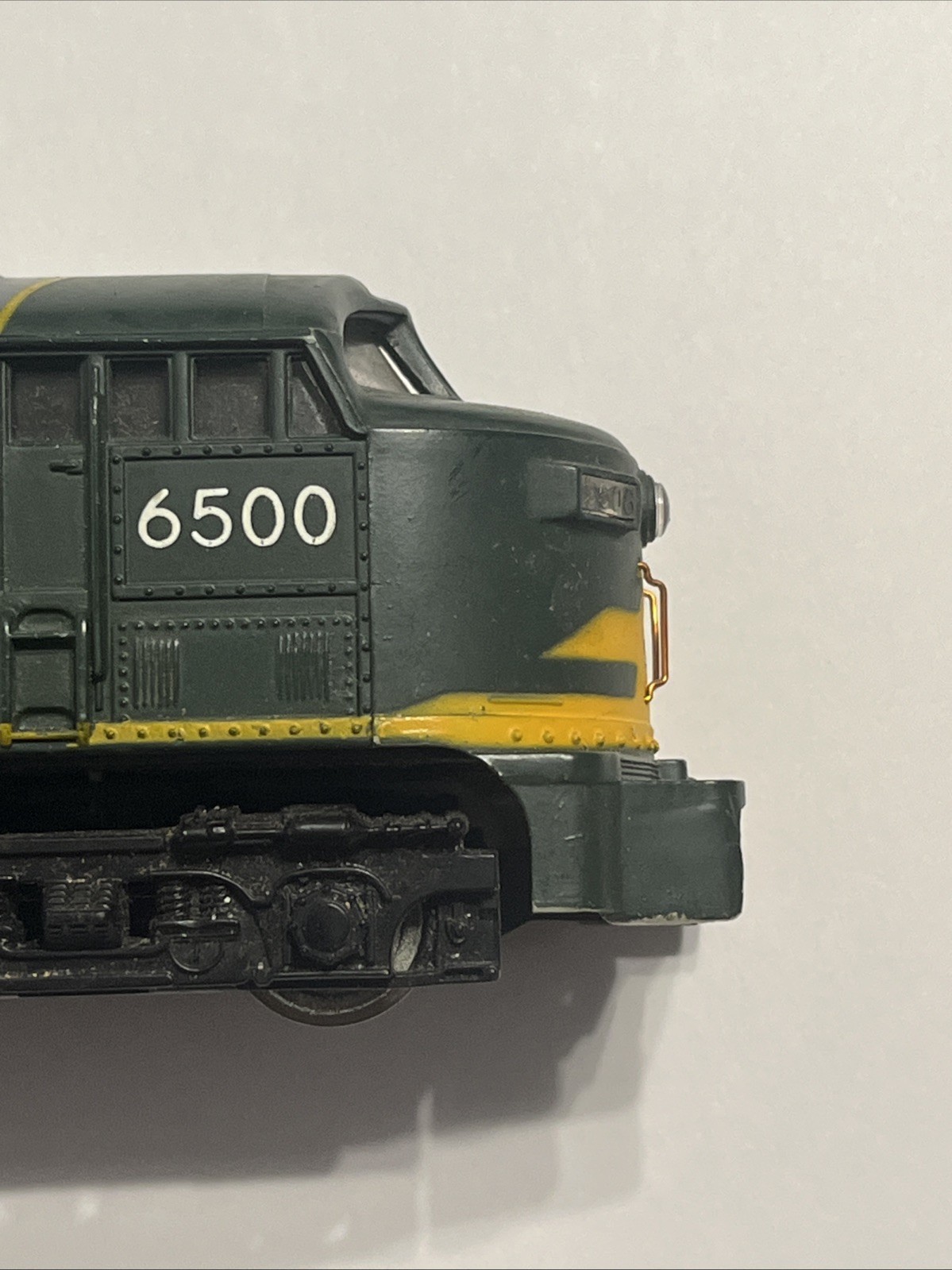 🔥 AHM Tempo HO Gauge NORTHERN PACIFIC 6500 Diesel Locomotive Runs F & R