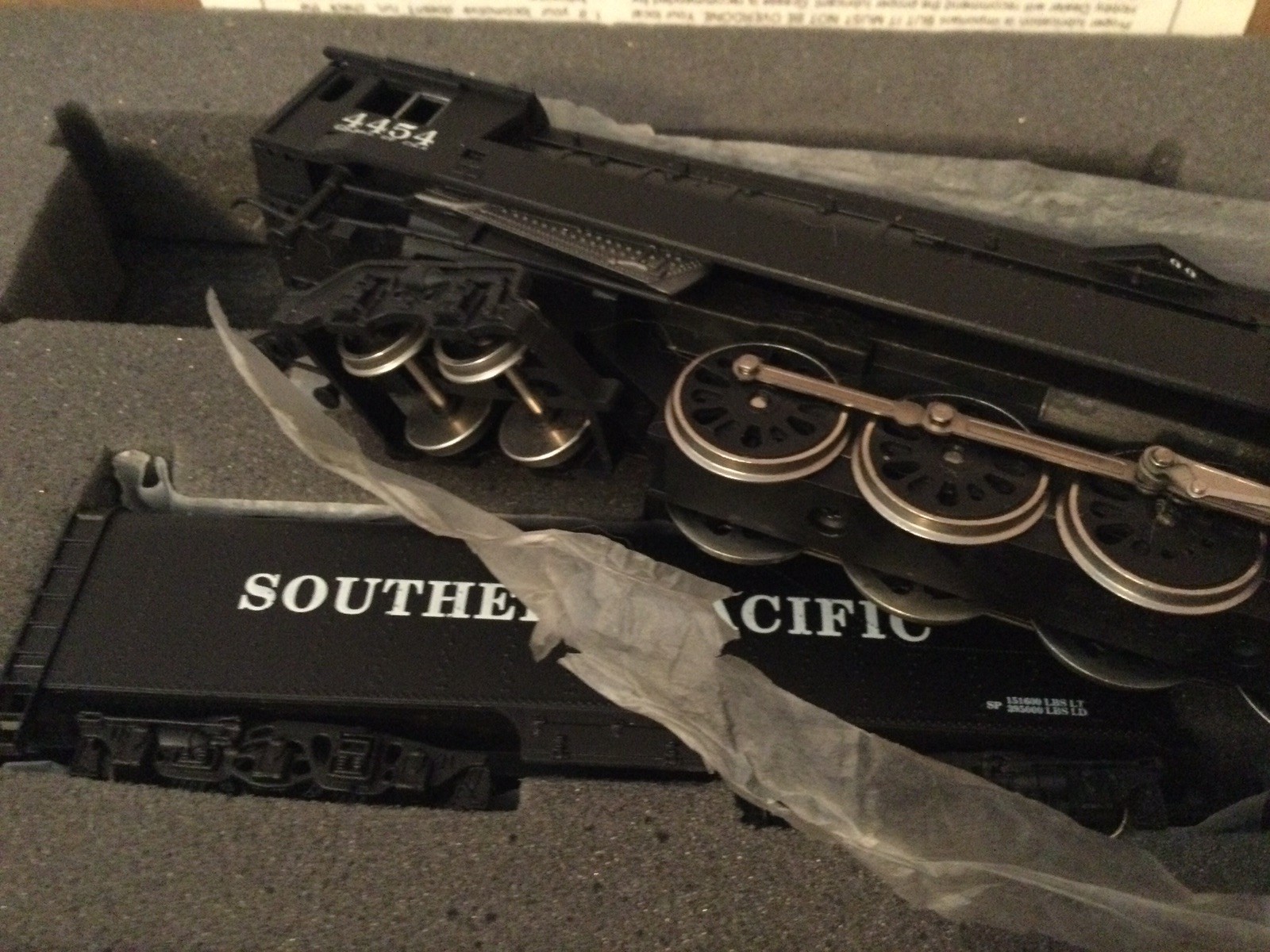 Bachmann Plus GS4 4-8-4 Black & Silver War Baby – Southern Pacific 4454 NOS
