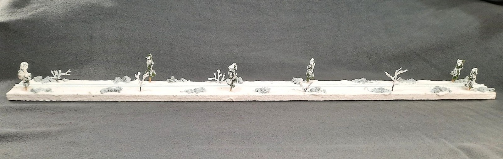 N SCALE 36″ DISPLAY DIORAMA -“WINTER SNOW SCENE” – FOR ANY N SCALE TRAINS