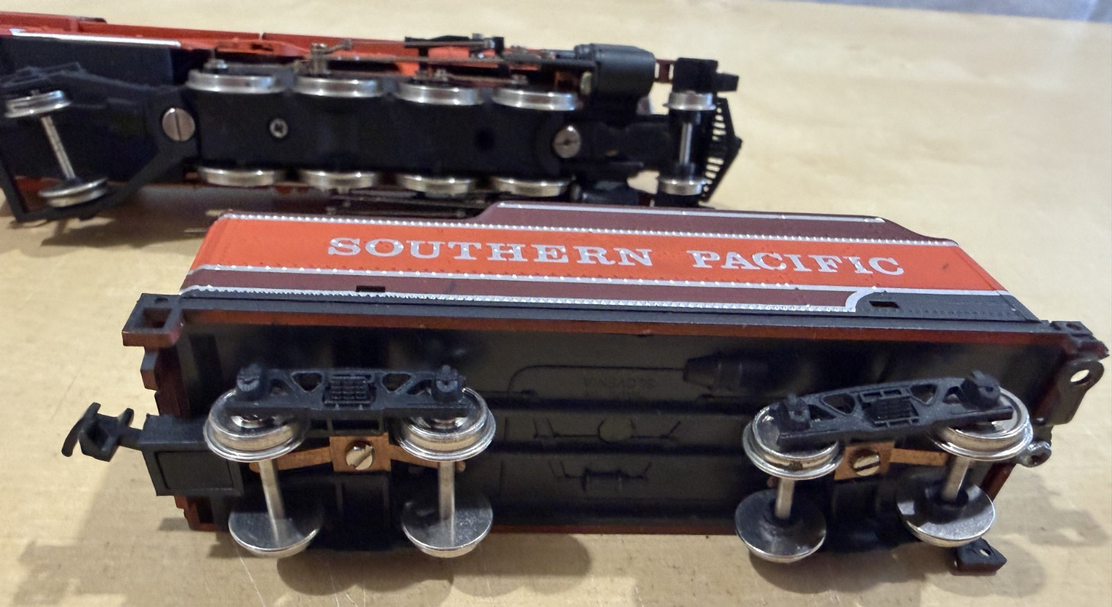 IHC HO Scale Southern Pacific 2-8-2 Mikado Locomotive & Tender #6789 Daylight