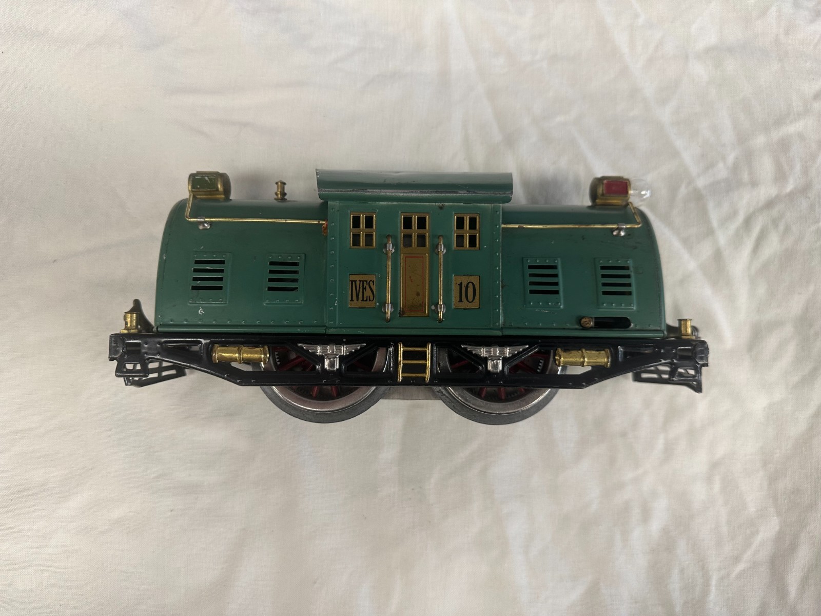 Lionel/Ives #10 Peacock and 3 Peacock Passenger Cars (339,332,341) with Boxes