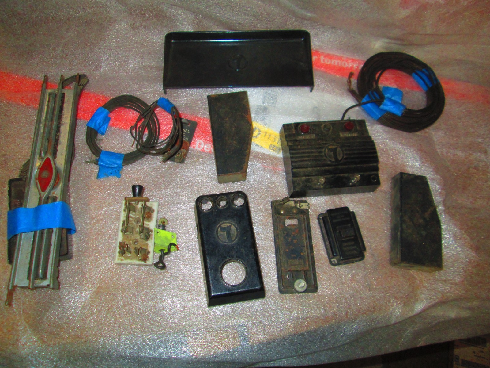 Vtg 0 027 Gauge Remote Whistle Control Switches Wire Lot Etc. Lionel